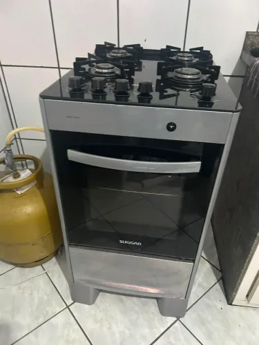 Vendo fogão 4 bocas Suggar com tampo de vidro 