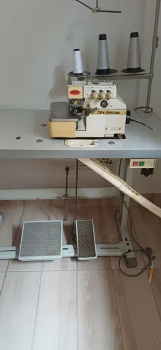 Máquina overlock 3 fios
