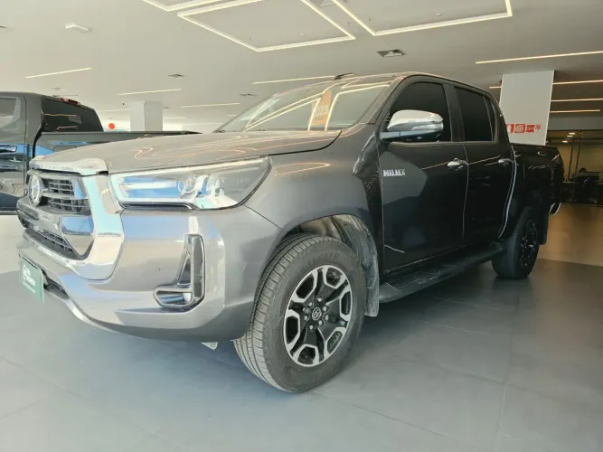 Toyota Hilux CD SRX Limited 4X4 2.8 TDI Die.aut 2023