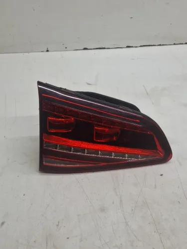 Lanterna Tampa Traseira Le Volkswagen Golf Tsi 2014/17 Esque