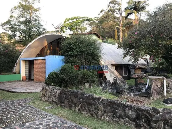 Casa com 4 quartos, 253 m² - venda ou aluguel - Granja Viana - Vila Santo Antônio - Cotia/