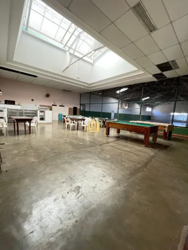 Aluguel Galpão/Quadra Poliesportiva 630m² - Cozinha, Banheiros, Piso Madeira ? R$ 7.500/mê