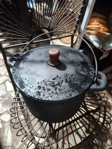 Panela de ferro antiga