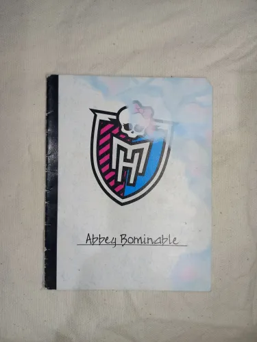 diário abbey bominable art class monster high