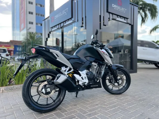 Honda CB 300F Twister Flex