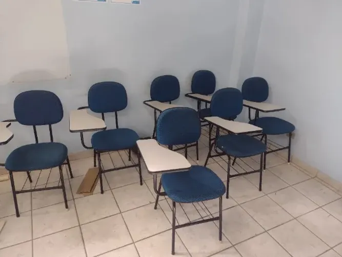 Cadeira universitária 