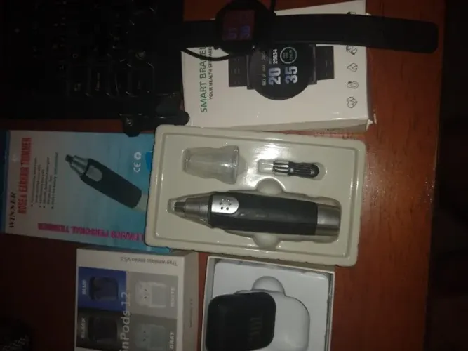 relogio digital + limpa pelo nariz