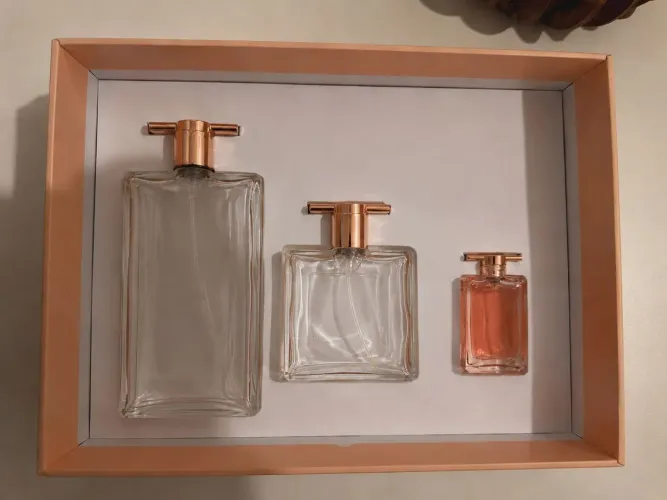 2 frascos vazio idole e 1 miniatura contendo 5 ml de perfume