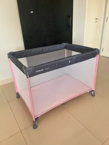 Berço compacto portátil Cosco Origin rosa IMPECÁVEL !!