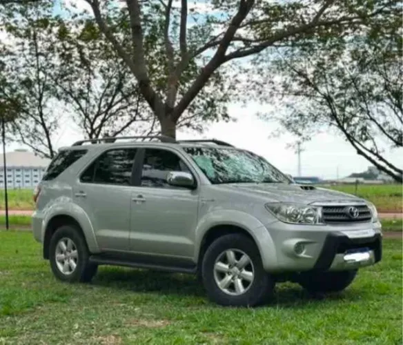 Toyota Hilux SW4 SRV D4-d 4X4 3.0 TDI Dies. AUT 2011