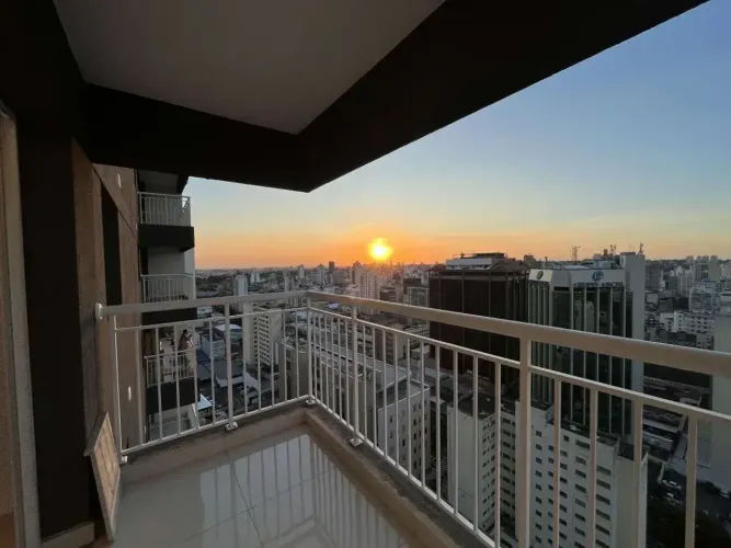 Excelente apartamento para alugar no Quirino 779 com vista incrível e conta com 2 dormitór