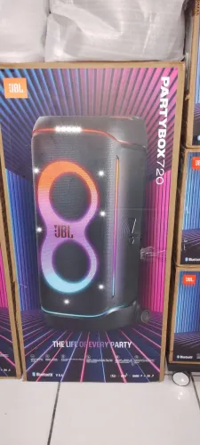 Vendo JBL partybox 720 lacrada com bateria removível ZAP *90 aproveite