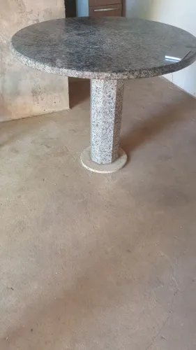 MESA DE PEDRA DE MARMORE R$ 500