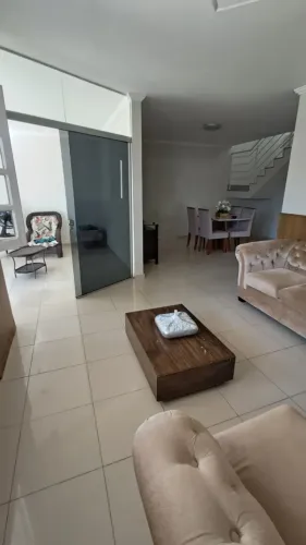 CASA COMERCIAL DISPONÍVEL!