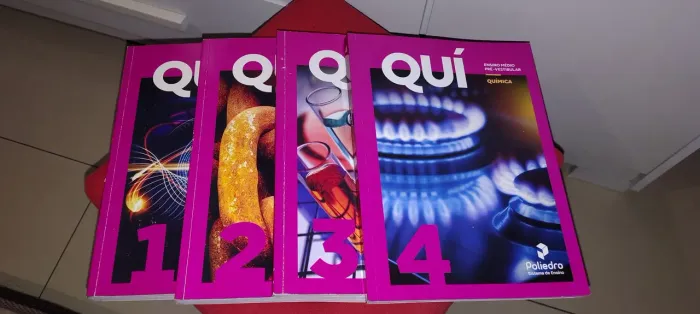 Livros de Química Poliedro 2025 praticamente novos 