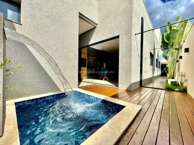 Casa à venda no condomínio Estância dos Ipês, em Uberaba.