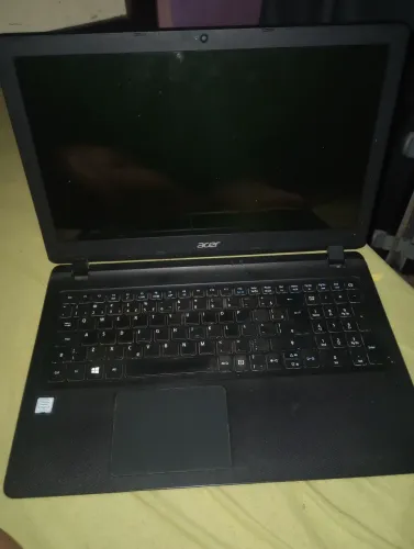 Notebook Acer ES1-572