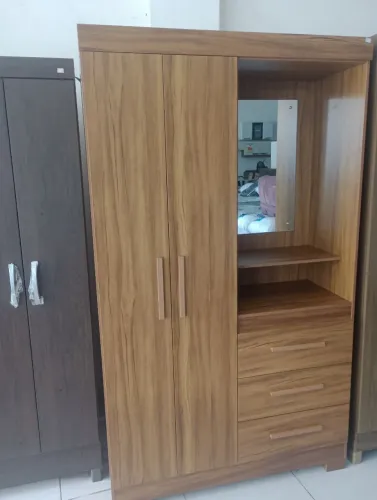 Roupeiro de solteiro NT 6020 Entrega e montagem grátis ?