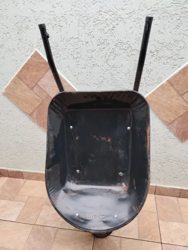 Carrinho de pedreiro