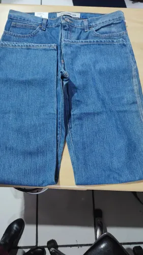 Calça jeans masculina straight leg
