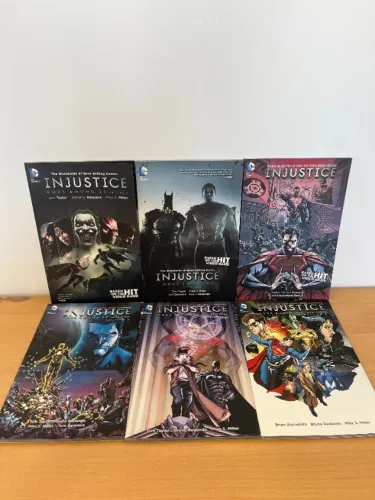 Coleção Injustice (Importado): Ano 1 ao Ano 5 em 11 volumes