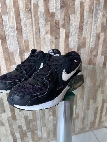 Tênis masculino Nike Air Max Excee preto tamanho 38 usado