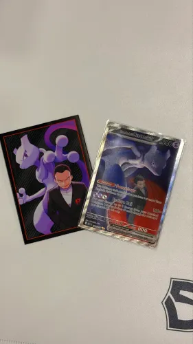 Mewtwo EX da Equipe Rocket em inglês 