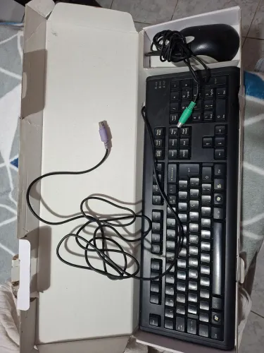 PC + MOUSE + TECLADO S/Placa Mãe.