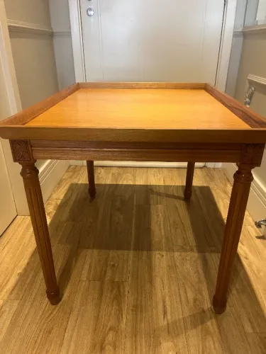Mesa de Madeira Clássica