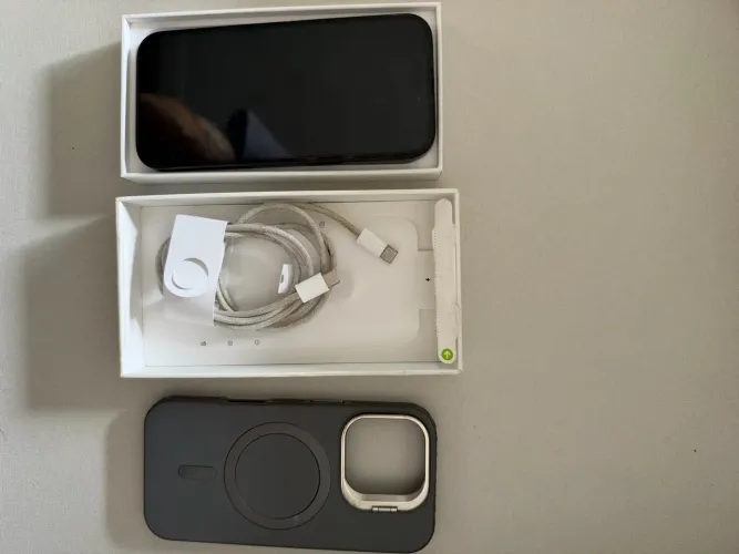 Vendo iPhone 16 Pro 256 gb
