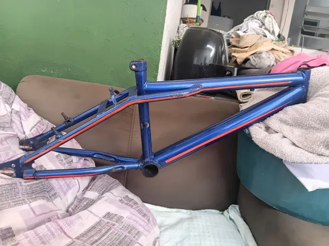 Quadro de bicicleta aro 20, acompanhado com rodas aero (usado)