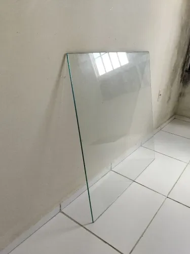 Vidro quadricular temperado 1x1 Para vender rápido em ótimo estado.