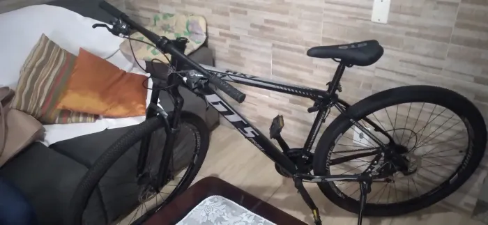 Vendo bicicleta aro 29 alumínio, freio a disco,pouco uso!