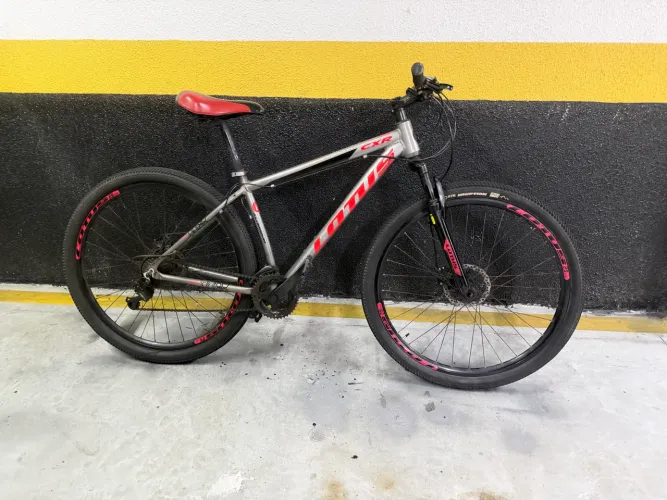 Bicicleta Lotus Aro 29, Suspensão Dianteira, Freios a disco, Alumínio