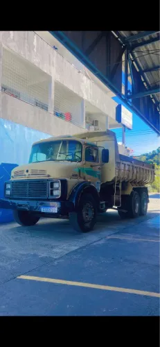 Caminhão caçamba 2220 traçado
