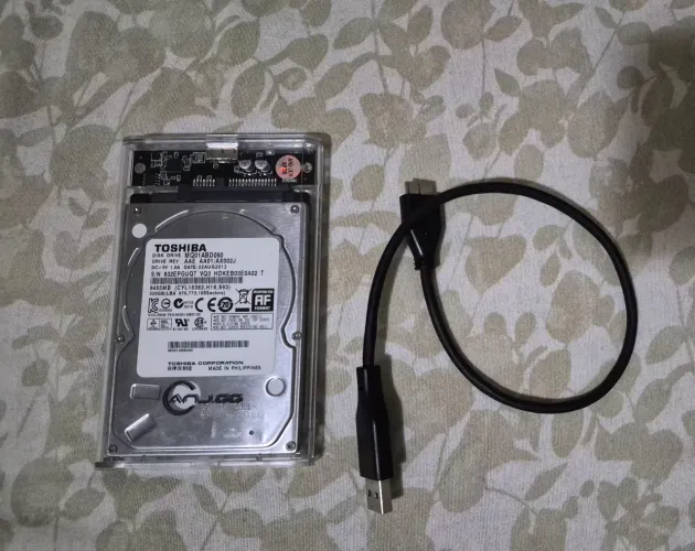 HD 2.5" 500GB TOSHIBA COM CASE ADAPTADORA PRA USO EXTERNO