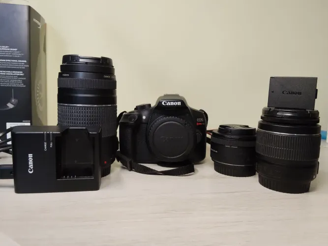 Câmera Canon Rebel T6 com 3 lentes e bag