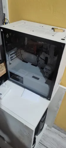 PC Gamer Compacto (Ryzen 4650G + 16GB) 