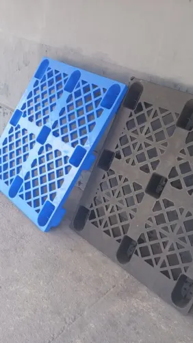 Paletes Americano de plástico preto e azul