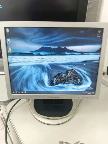 Monitor Positivo TFT-LCD PO15T105S (L) usado