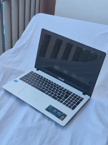 Notebook ASUS X550CA Core i3 - Impecável (Bateria Perfeita + Praticamente Sem Uso)