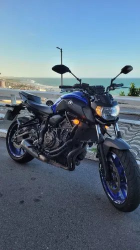 YAMAHA MT-07 