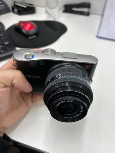 Câmera Samsung NX100