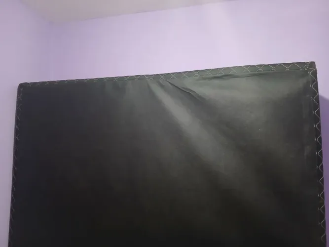 Celular, cama, mesa, sofá