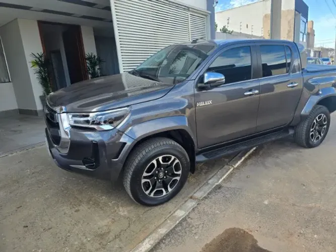Toyota Hilux CD SRX Plus 4X4 2.8 TDI Die. Aut. 2025