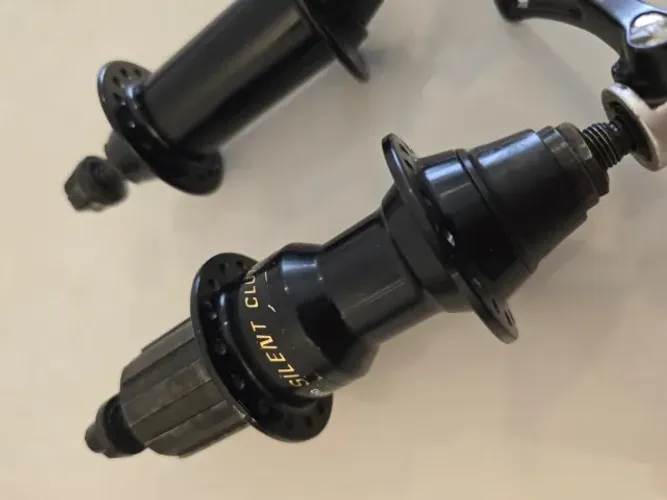 Par de Cubos Shimano Deore LX Silent Clutch anos 90 - Impecáveis