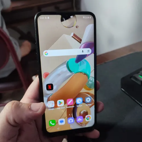 LG K41S - Tela Trincada - Funciona Tudo!
