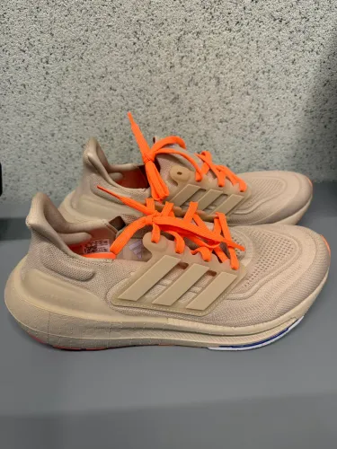 Tênis Ultraboost Light Adidas