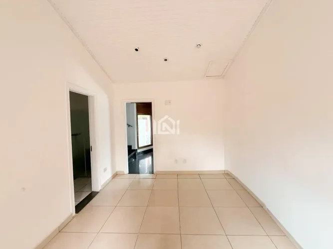 Ponto comercial para Locação no miolo da Granja Viana