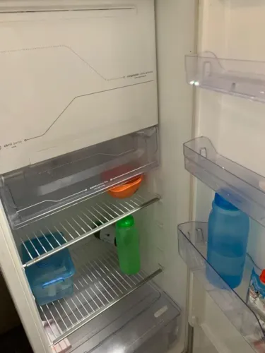 Vendo geladeira funcionando só está sem gas